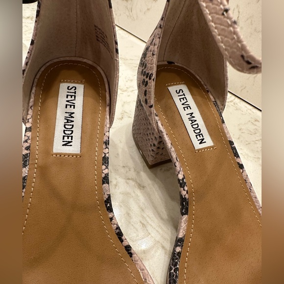 Steve Madden Irenee Block Heel Snakeskin Sandals 7 - Picture 7 of 12